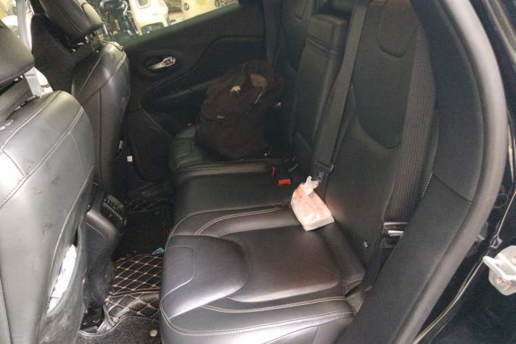 Used Jeep Cherokee 2017 2.0L Superior Edition Left Rear Seat