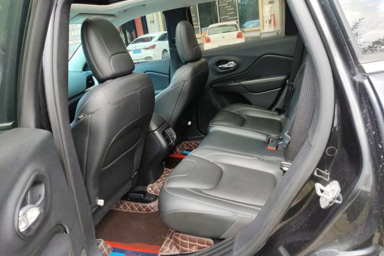 Used Jeep Cherokee 2017 2.0L Superior Edition Left Rear Seat