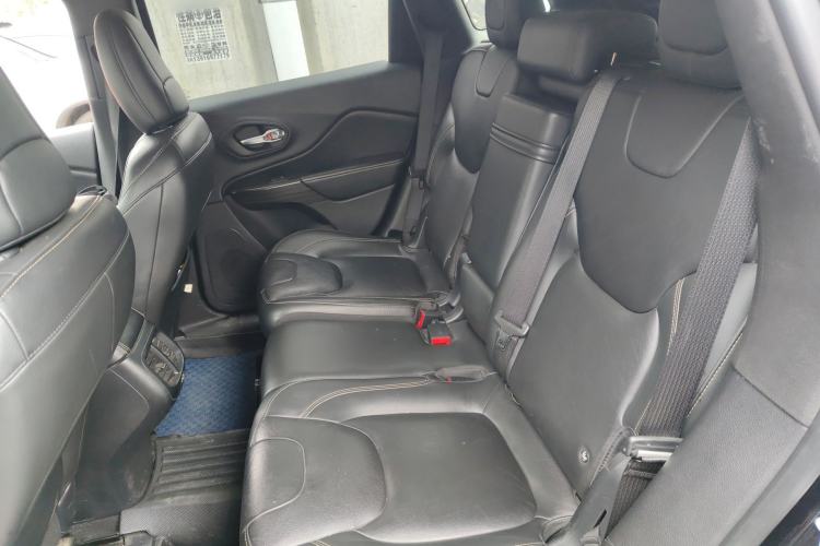 Used Jeep Cherokee 2017 2.0L Superior Edition Left Rear Seat