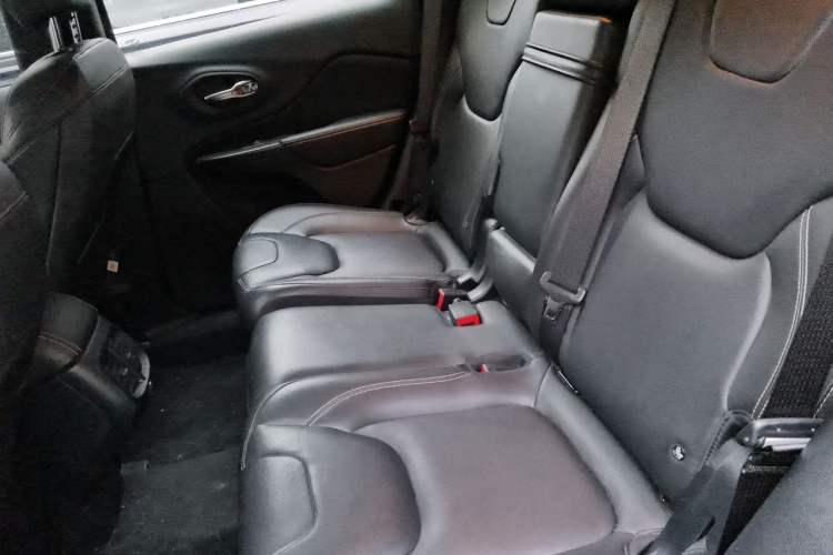 Used Jeep Cherokee 2017 2.0L Superior Edition Left Rear Seat