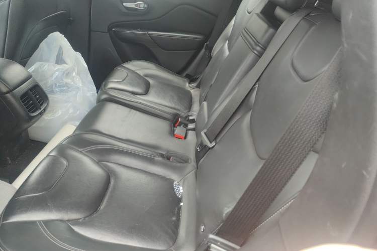 Used Jeep Cherokee 2017 2.4L Leading Edition Left Rear Seat