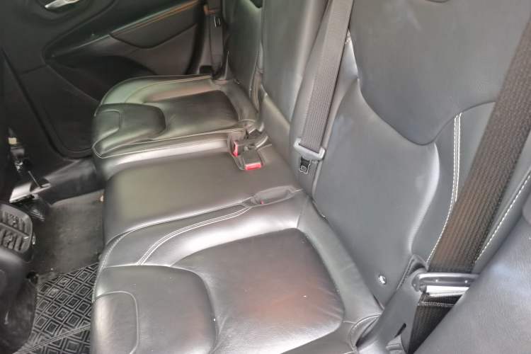 Used Jeep Cherokee 2017 2.0L Superior Edition Left Rear Seat