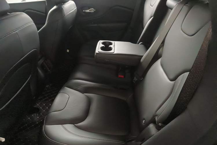 Used Jeep Cherokee 2017 2.0L Superior Edition Left Rear Seat