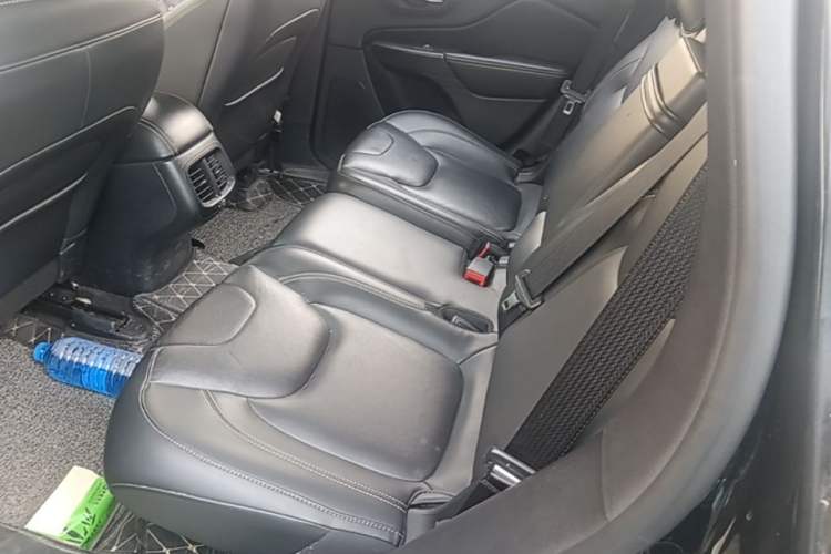 Used Jeep Cherokee 2017 2.0L Superior Edition Left Rear Seat
