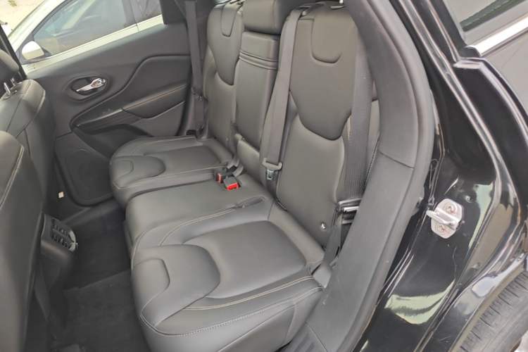 Used Jeep Cherokee 2017 2.4L Leading Smart Edition Left Rear Seat