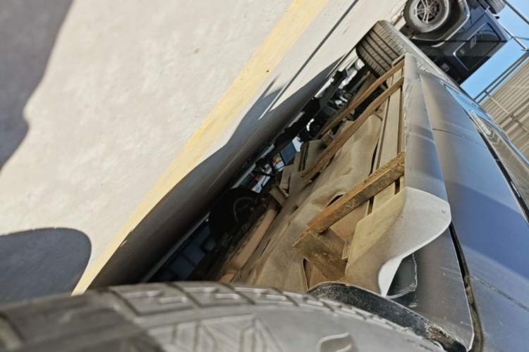 Used Jeep Cherokee 2017 2.0L Superior Edition Left Side Sill