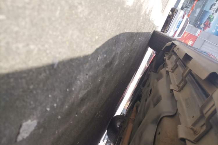 Used Jeep Cherokee 2017 2.0L Superior Edition Left Side Sill