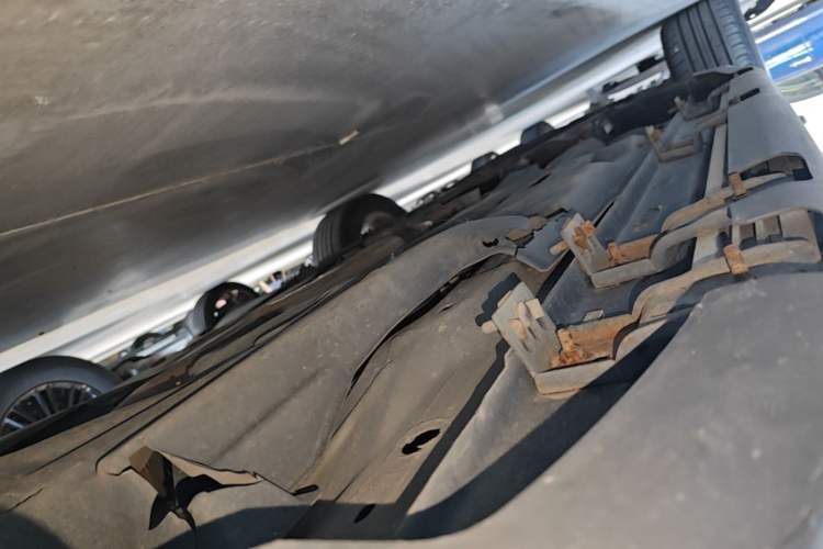 Used Jeep Cherokee 2017 2.0L Superior Edition Left Side Sill