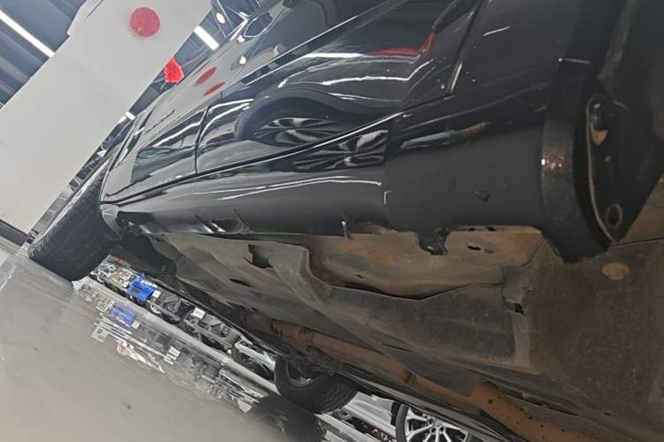 Used Jeep Cherokee 2017 2.4L Professional Edition Left Side Sill
