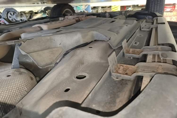 Used Jeep Cherokee 2017 2.0L Superior Edition Left Side Sill