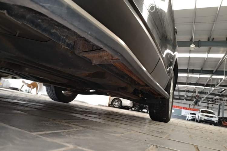 Used Jeep Cherokee 2017 2.0L Superior Edition Left Side Sill