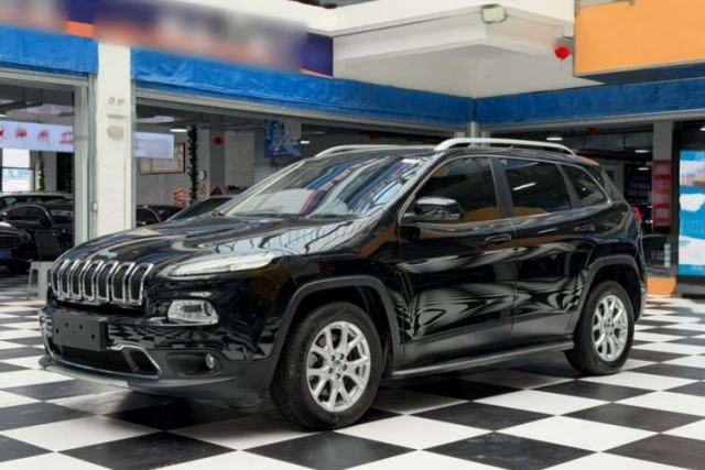 Used Jeep Cherokee 2017 2.0L Superior Edition