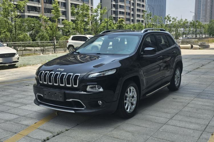 Used Jeep Cherokee 2017 2.0L Superior Edition Guazi used car, China used car export, Used car for sale, Used cars, Cheapest cars for sale