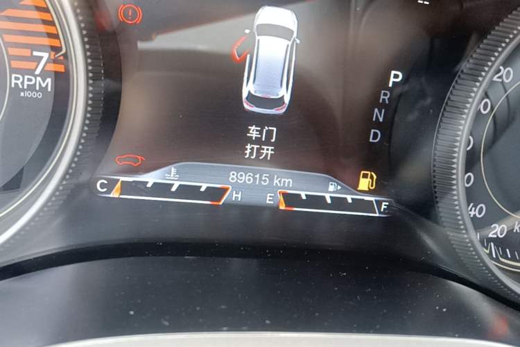 Used Jeep Cherokee 2017 2.4L Professional Edition Odometer Close Up