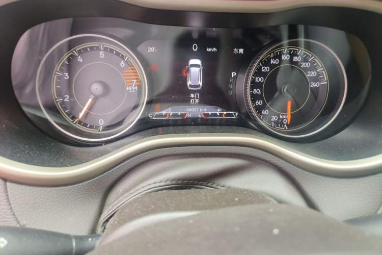 Used Jeep Cherokee 2017 2.0L Superior Edition Odometer Close Up