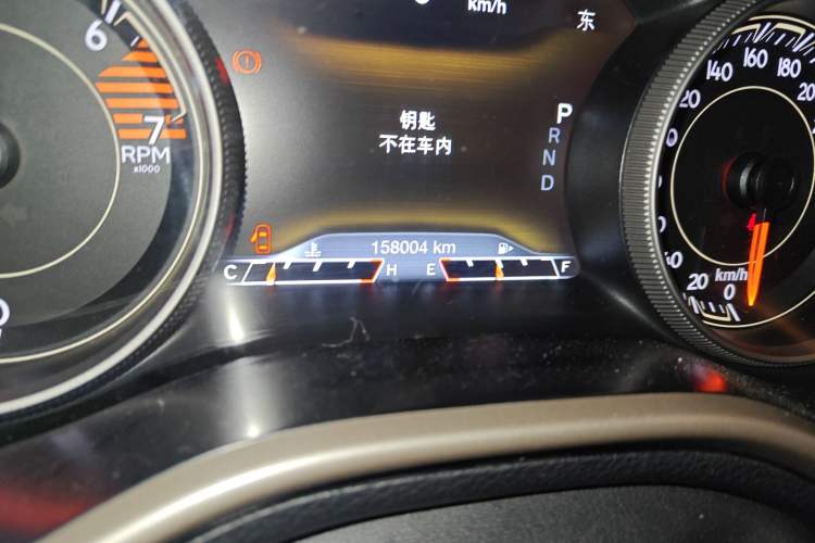 Used Jeep Cherokee 2017 2.0L Superior Edition Odometer Close Up