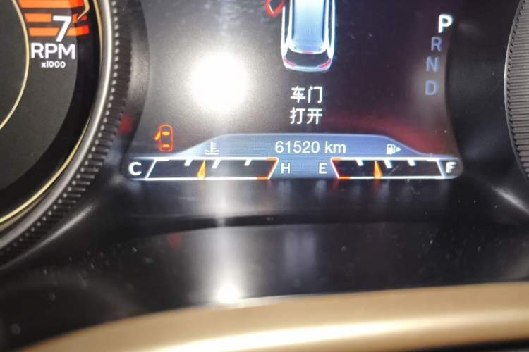 Used Jeep Cherokee 2017 2.0L Superior Edition Odometer Close Up