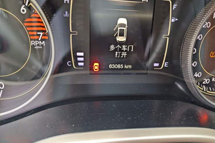 Used Jeep Cherokee 2017 2.4L Leading Edition Odometer Close Up