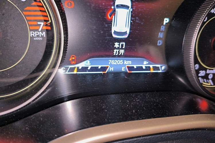 Used Jeep Cherokee 2017 2.0L Superior Edition Odometer Close Up