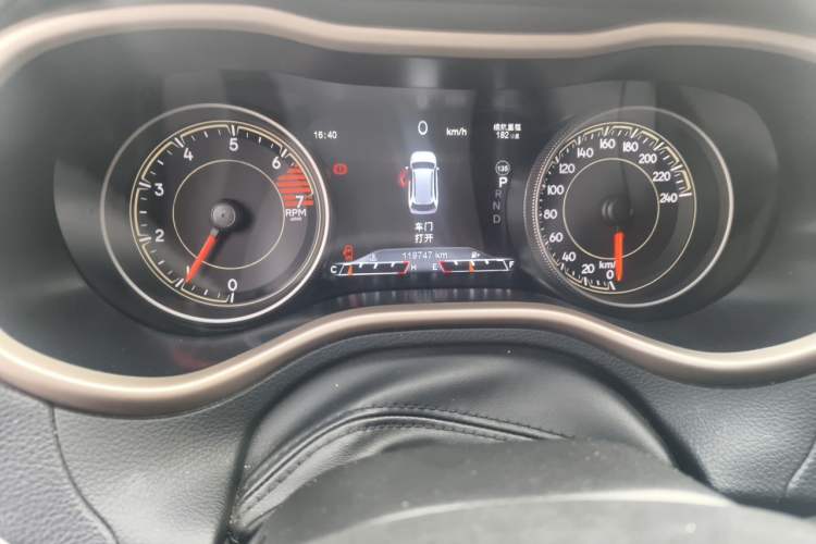 Used Jeep Cherokee 2017 2.4L Leading Smart Edition Odometer Close Up
