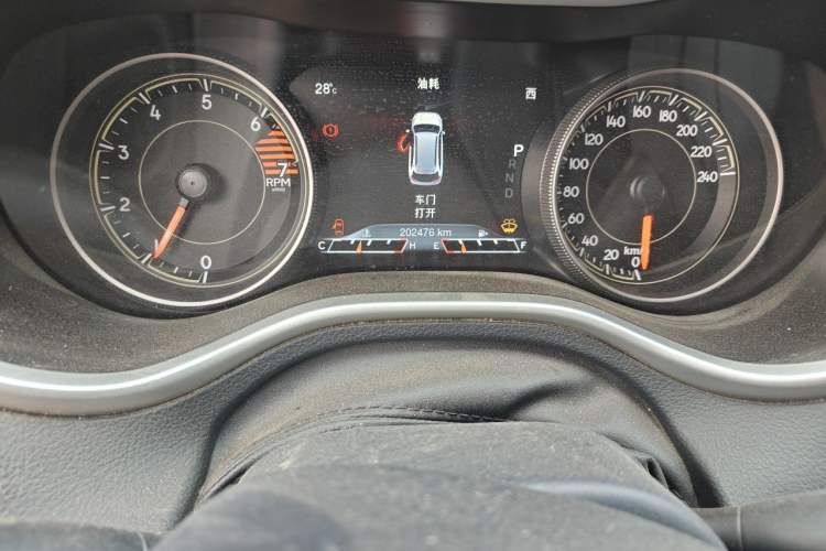 Used Jeep Cherokee 2017 2.4L Leading Edition Odometer Close Up