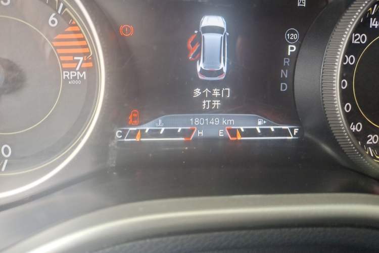 Used Jeep Cherokee 2017 2.0L Superior Edition Odometer Close Up