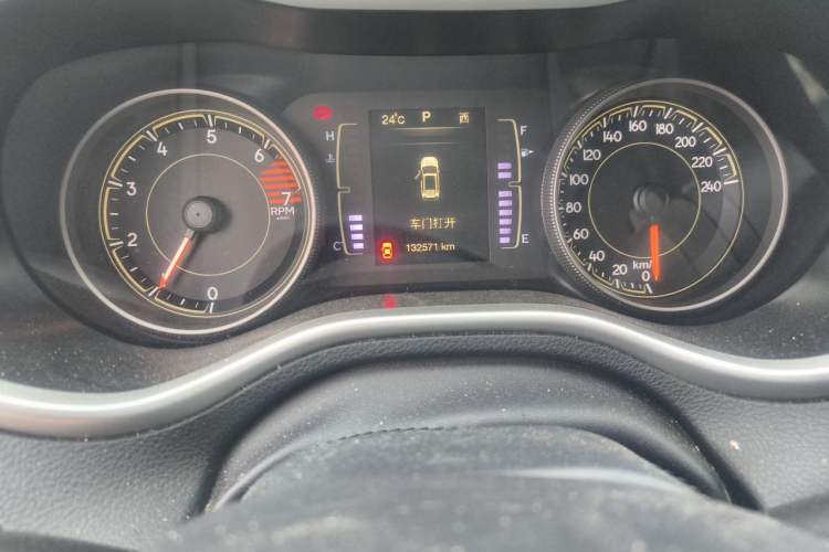 Used Jeep Cherokee 2017 2.4L Leading Smart Edition Odometer Close Up