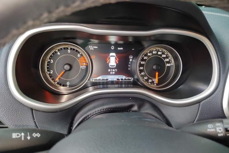 Used Jeep Cherokee 2017 2.4L Leading Edition Odometer Close Up