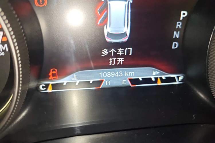 Used Jeep Cherokee 2017 2.0L Superior Edition Odometer Close Up