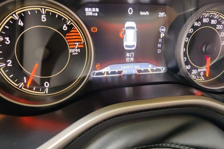 Used Jeep Cherokee 2017 2.0L Superior Edition Odometer Close Up