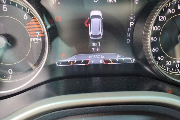 Used Jeep Cherokee 2017 2.0L Superior Edition Odometer Close Up