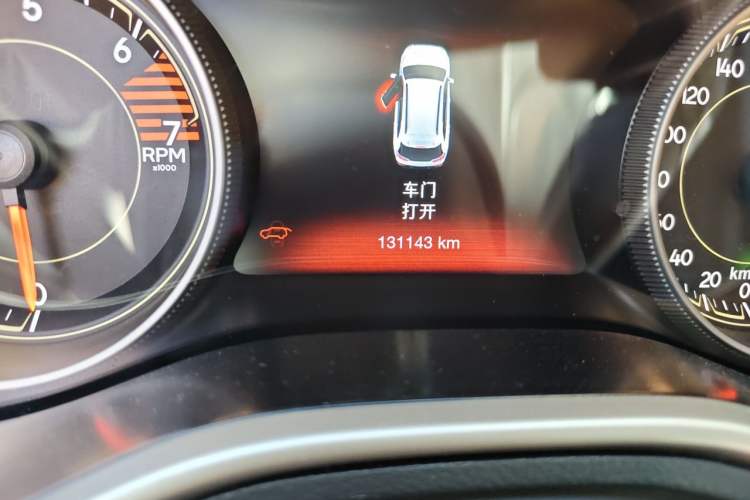 Used Jeep Cherokee 2017 2.4L Leading Smart Edition Odometer Close Up