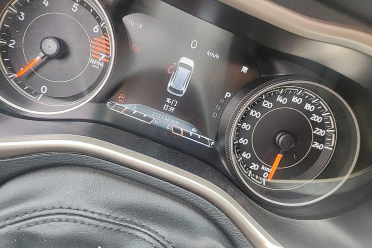Used Jeep Cherokee 2017 2.4L Leading Smart Edition Odometer Close Up