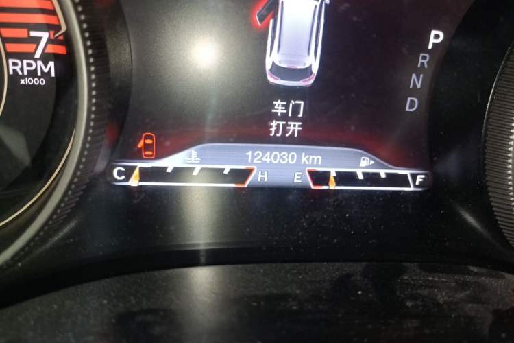 Used Jeep Cherokee 2017 2.0L Superior Edition Odometer Close Up