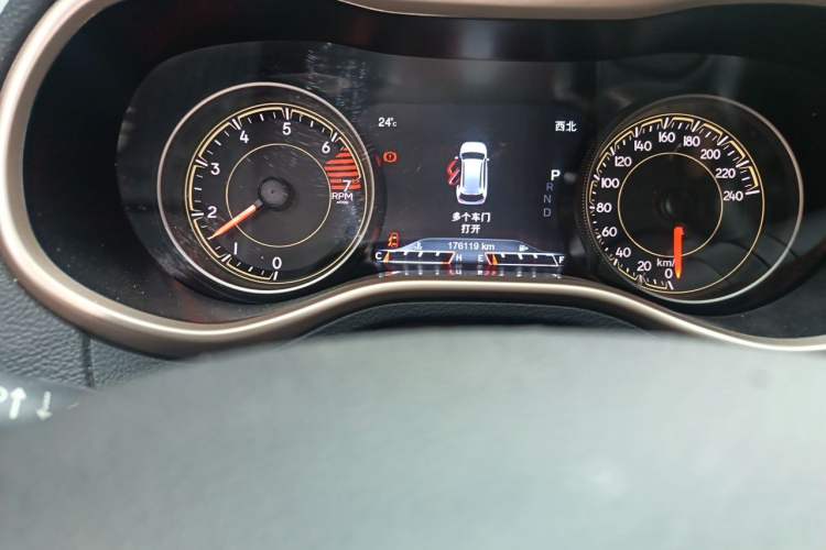 Used Jeep Cherokee 2017 2.0L Superior Edition Odometer Close Up