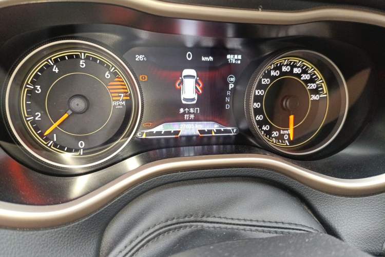 Used Jeep Cherokee 2017 2.0L Superior Edition Odometer Close Up