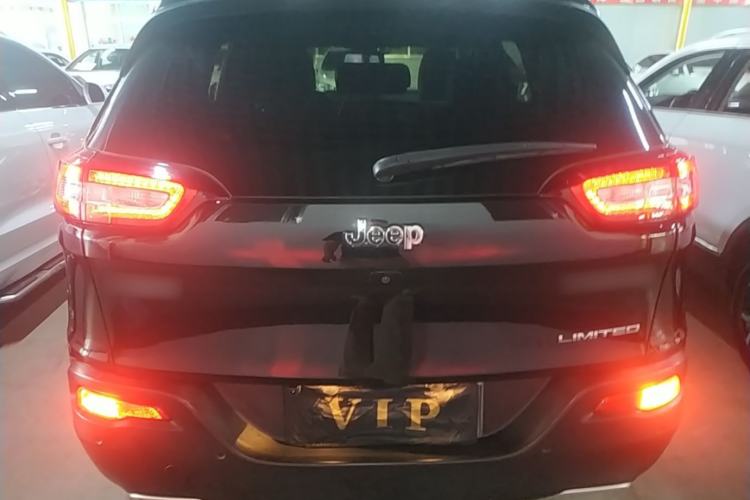 Used Jeep Cherokee 2017 2.0L Superior Edition Rear