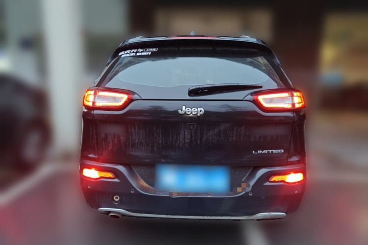 Used Jeep Cherokee 2017 2.0L Superior Edition Rear
