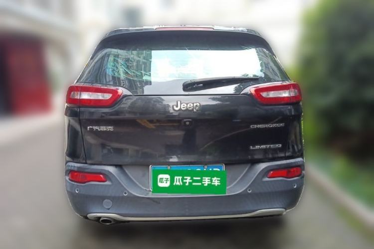 Used Jeep Cherokee 2017 2.0L Superior Edition Rear