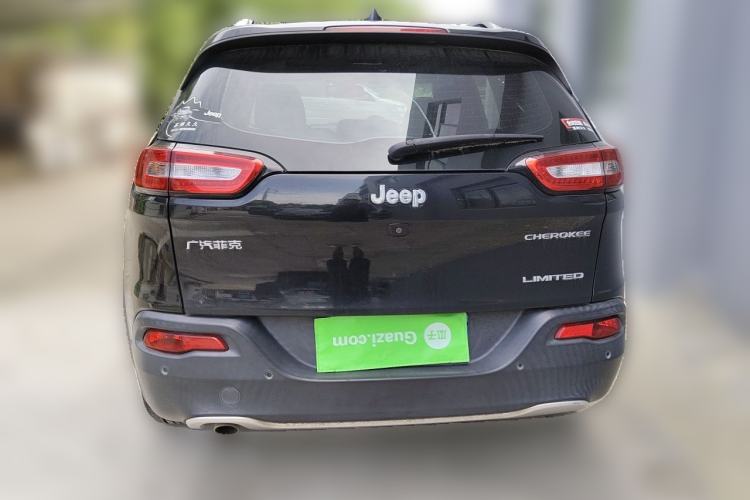 Used Jeep Cherokee 2017 2.0L Superior Edition Rear