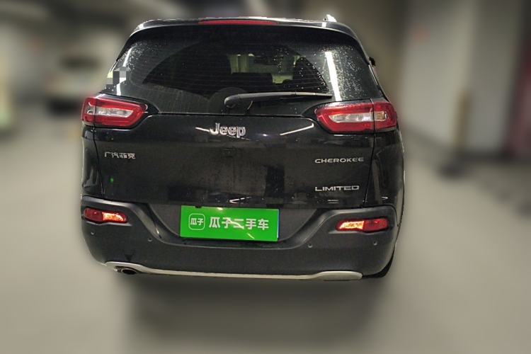 Used Jeep Cherokee 2017 2.0L Superior Edition Rear