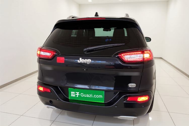 Used Jeep Cherokee 2017 2.4L Professional Edition Rear