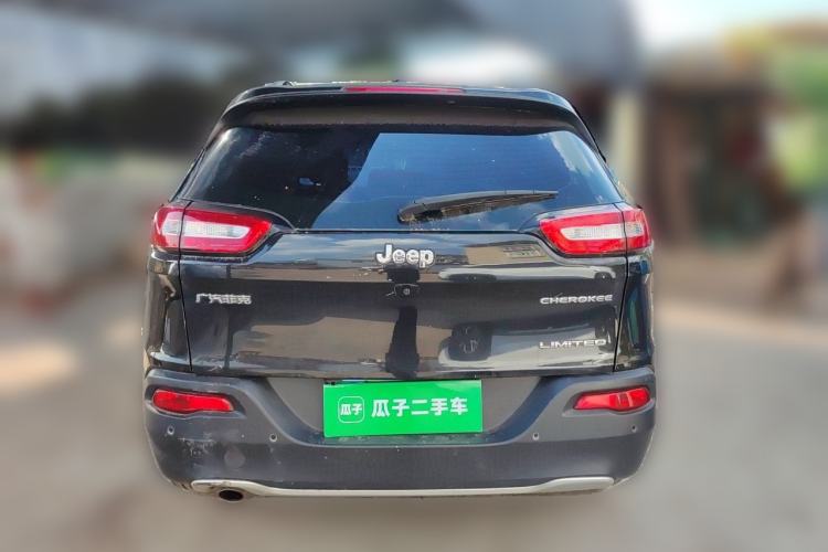 Used Jeep Cherokee 2017 2.0L Superior Edition Rear