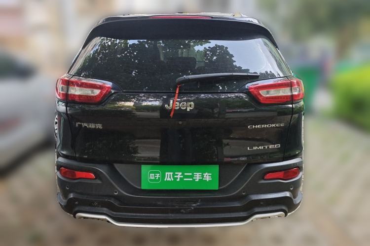 Used Jeep Cherokee 2017 2.0L Superior Edition Rear