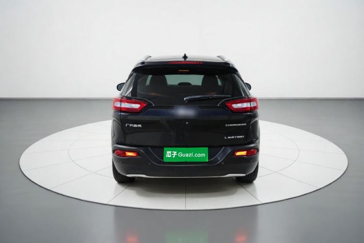 Used Jeep Cherokee 2017 2.0L Superior Edition Rear