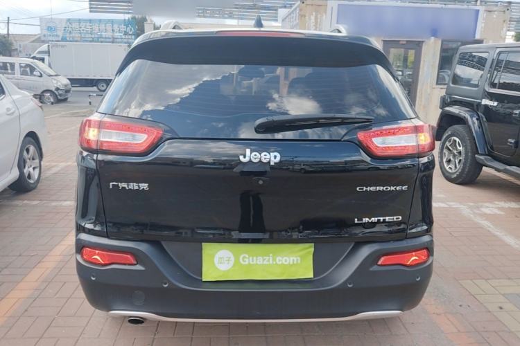 Used Jeep Cherokee 2017 2.0L Superior Edition Rear