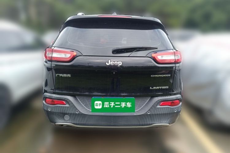 Used Jeep Cherokee 2017 2.0L Superior Edition Rear