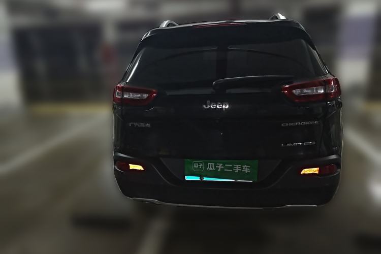 Used Jeep Cherokee 2017 2.0L Superior Edition Rear