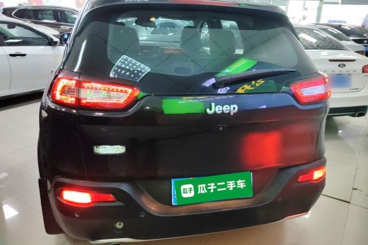 Used Jeep Cherokee 2017 2.0L Superior Edition Rear