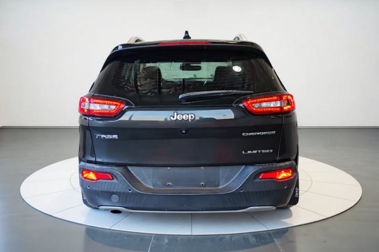 Used Jeep Cherokee 2017 2.0L Superior Edition Rear